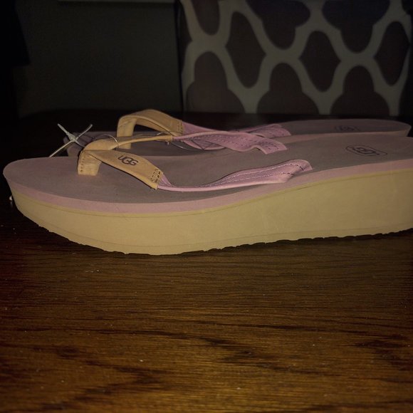 Women's Flip Flops Size 10 Purple UGG Platform - Picture 6 of 8
